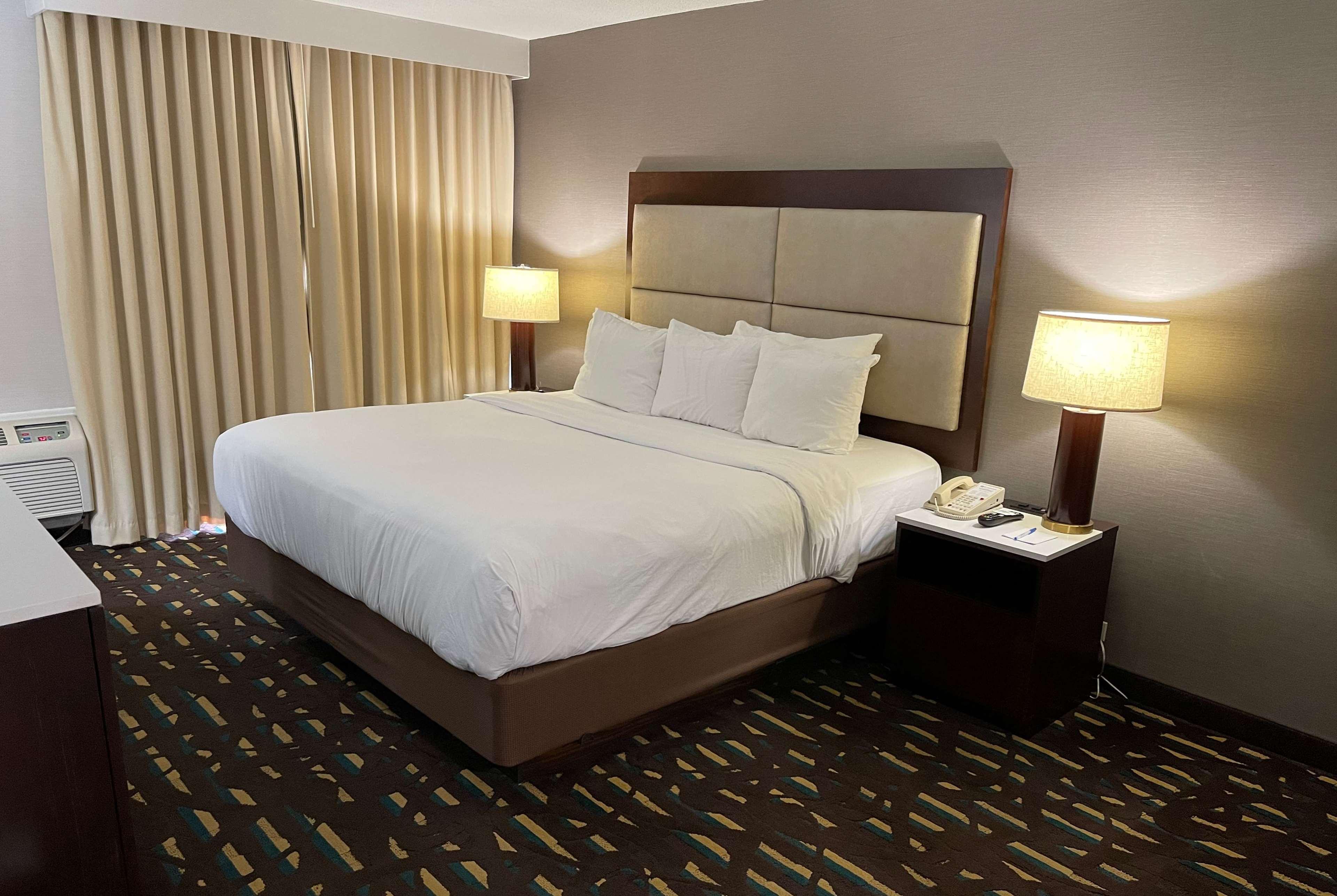 Wyndham Chicago O'Hare Hotel Rosemont Ngoại thất bức ảnh